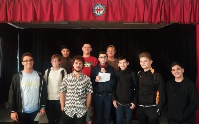 Paco Bezerra celebra un coloquio literario con alumnos del IES El Alquián